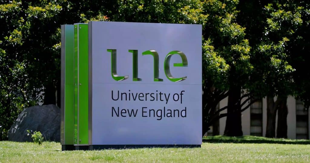 UNE campus sign